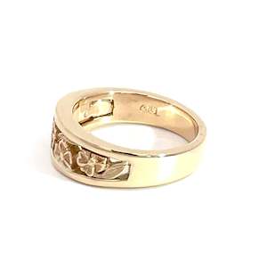 Rings: 9ct Yellow Gold Flower Band