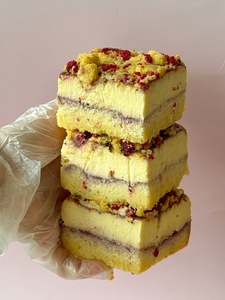 Slice 2: Berry Crumble Cheesecake