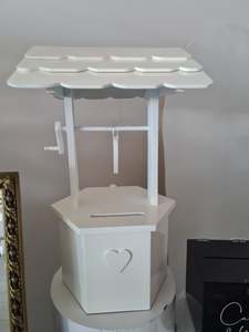 Easels Stands: Wishing Well