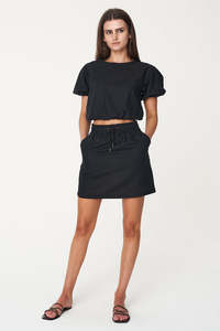 Lin-in Airy Top Black