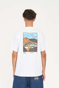 New Zealandness: SUP TEE 190/CROSSING CRATERS WHITE