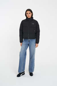 Womens Down Jackets: WMNS HFR TRACK PUFFER JKT BLACK