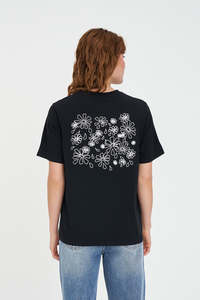 Womens T Shirts: CLASSIC TEE 170/PETAL BLACK