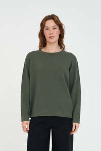 Knitwear: NEVE CREW SAGE