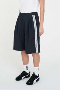 Womens Pants: PLEATED BAGGY SHORT NAVY