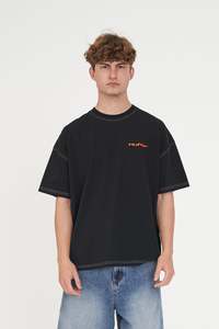 BOX TEE 220/STITCHED UP BLACK