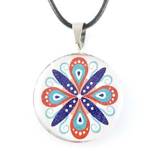 New Natures Reflections Range: White Round Ornament Pendant