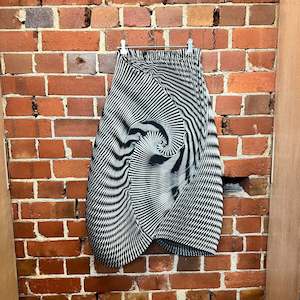 Products: ISSEY MIYAKE pleated skirt