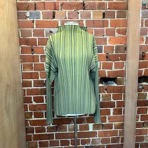 Japanese: JAPANESE pleated skivvy