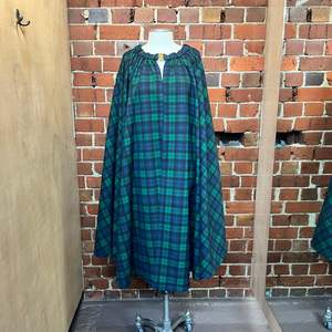 SELKIE tartan cape