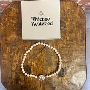 Vivienne Westwood: VIVIENNE WESTWOOD Pearl choker