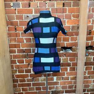 PLEATS PLEASE grid top