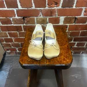 Martin Margiela: MARTIN MARGIELA MM6 ballet flats 37