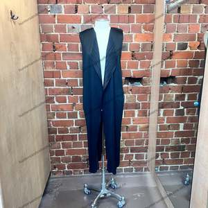 PLEATS PLEASE vest