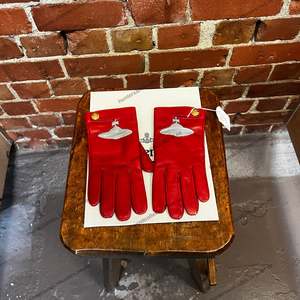 VIVIENNE WESTWOOD leather gloves