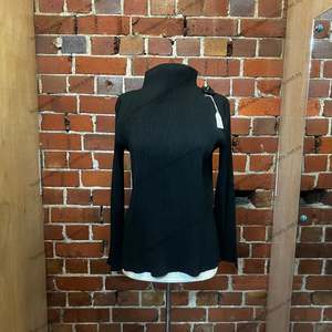 ISSEY MIYAKE pleats top
