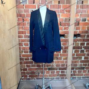Womenswear: NOM-D wool blazer coat