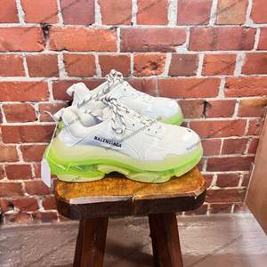 BALENCIAGA sneakers 41