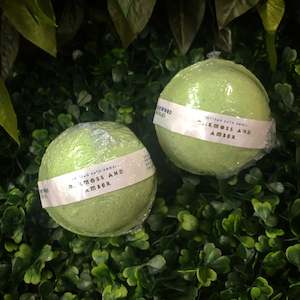 Sandalwood: Bath Bomb