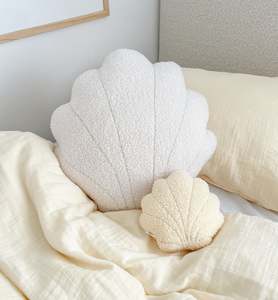 Cushions: Large Clemmy Cushion