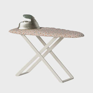 Maileg: Mouse Iron and Ironing Board