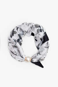 Pearl Fasten Necktie | Whisper