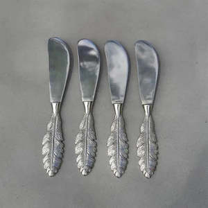 Utensils: Feather Spreader Silver
