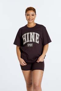 Hine: VARSITY TEE ESPRESSO