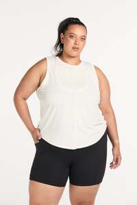 Final Sizes Hine: ESSENTIALS OPEN BACK TANK WHITE