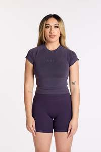 Tanks Tops Hine: THE ESSENTIAL CROP TEE MIDNIGHT