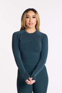 THE ESSENTIAL CROP LONG SLEEVE JADE