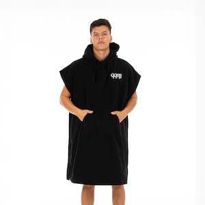 Accessories: Capsize Hooded Towel BLACK