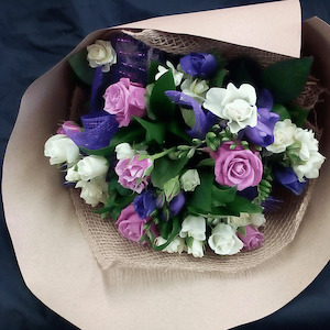 Sympathy: Vintage Posy – Florist’s Choice