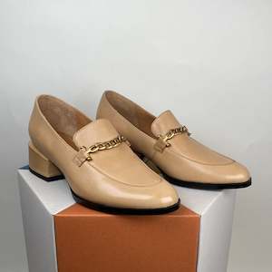 Last Pairs: LAST PAIR Castella tan size 39