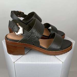 Last Pairs: last pair 40 Tamara briony khaki