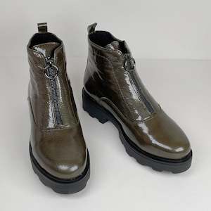 Nu By Neo: Nu by Neo Daniela Khaki