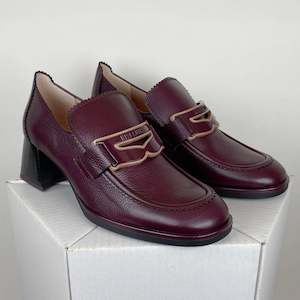 Hispanitas: Hispanitas Sephora cervo roja