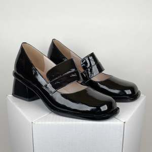 Mila Raine Capri black