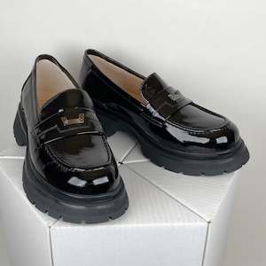 Mila Raine: Mila raine Wilma black