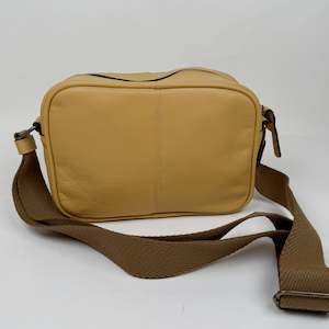 Fly London gary bumble bee bag