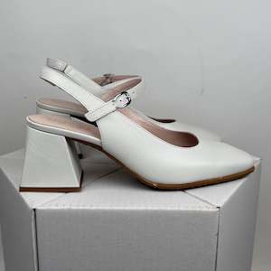 Wonders Roma off white