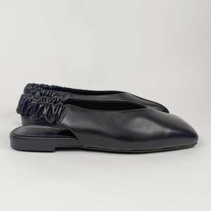 New Arrivals: Mollini Breetny black