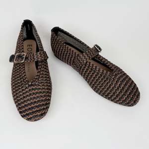Last Pairs: Eos Santalum Chocolate raffia size 37