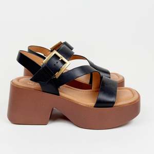 Eos: eos parisa black