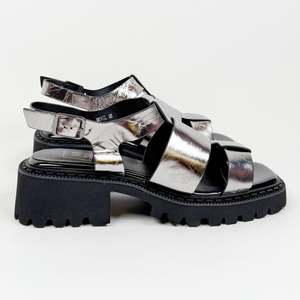 Mila Raine: Mila Raine devil pewter