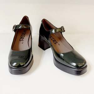 Heels: Wikers Tori bottle green