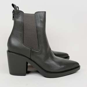 D&J Langford olive