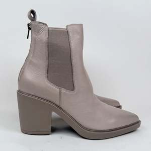 D&J Langford taupe