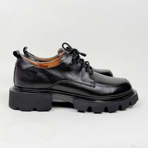 EOS Adair black