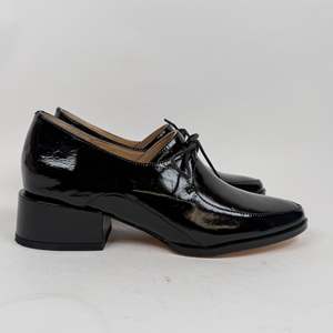 EOS Casi black